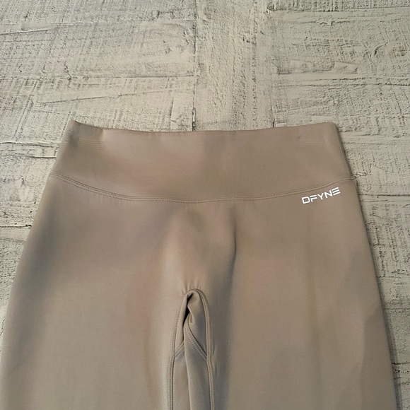 Dfyne Hannah Pearson Flared Leggings in Beige - Picture 2 of 4